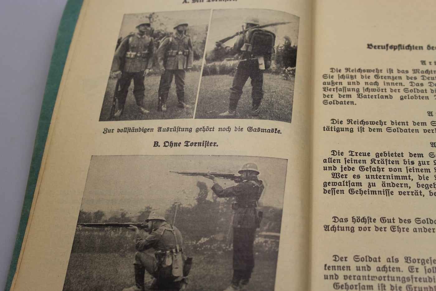 "Die Soldatenfibel"  Manuale