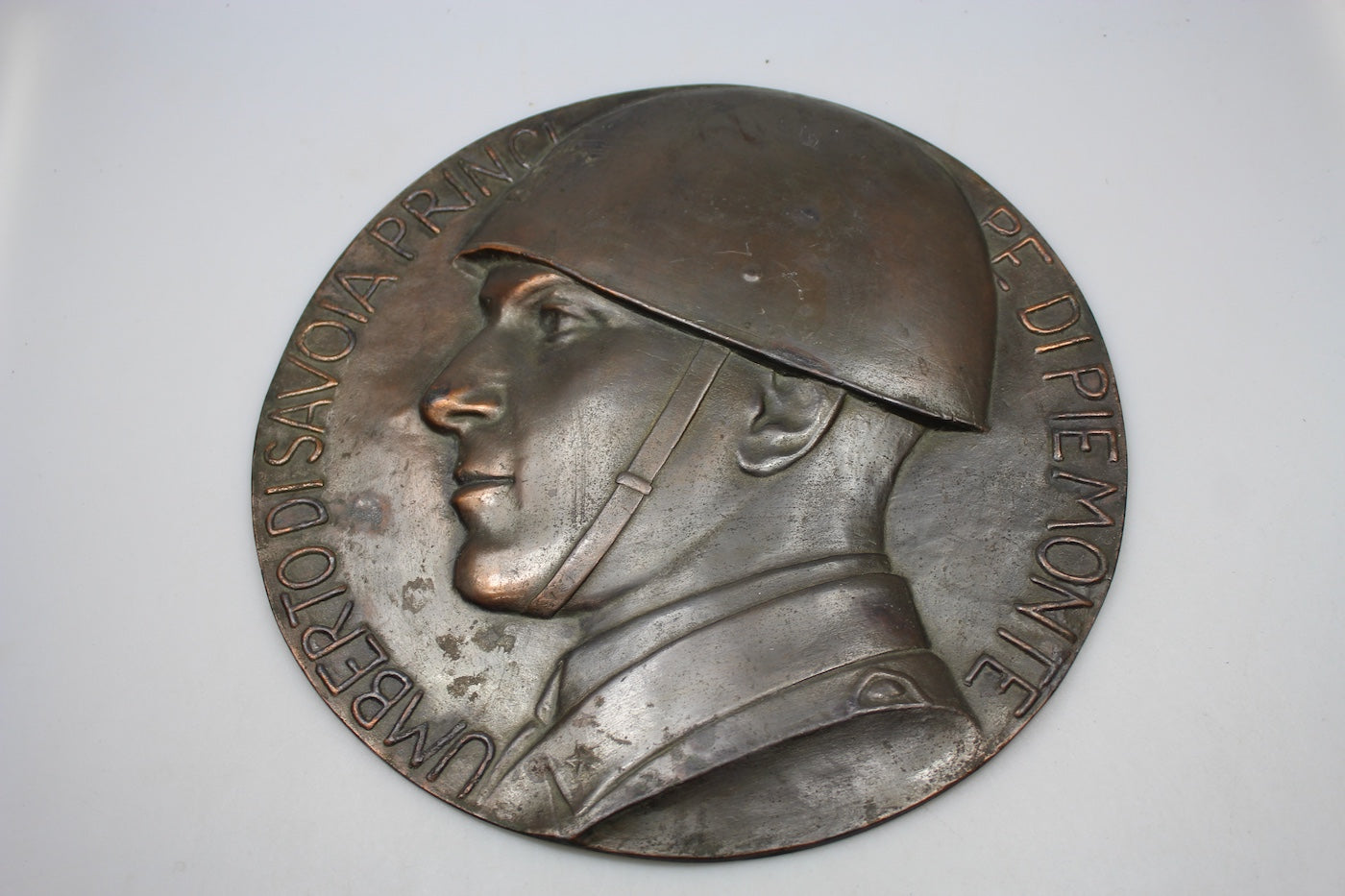 Placca murale in bronzo " Umberto di Savoia Principe di Piemonte"