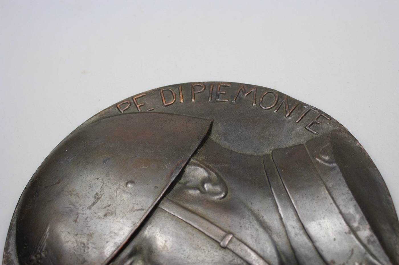 Placca murale in bronzo " Umberto di Savoia Principe di Piemonte"