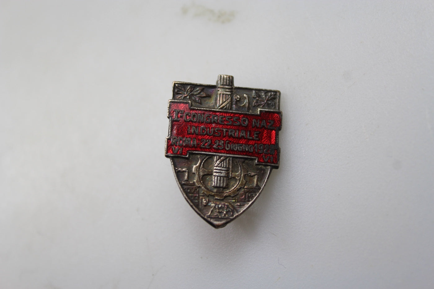Distintivo smaltato  1° Congresso Nazionale degli Industriali - Roma 1928