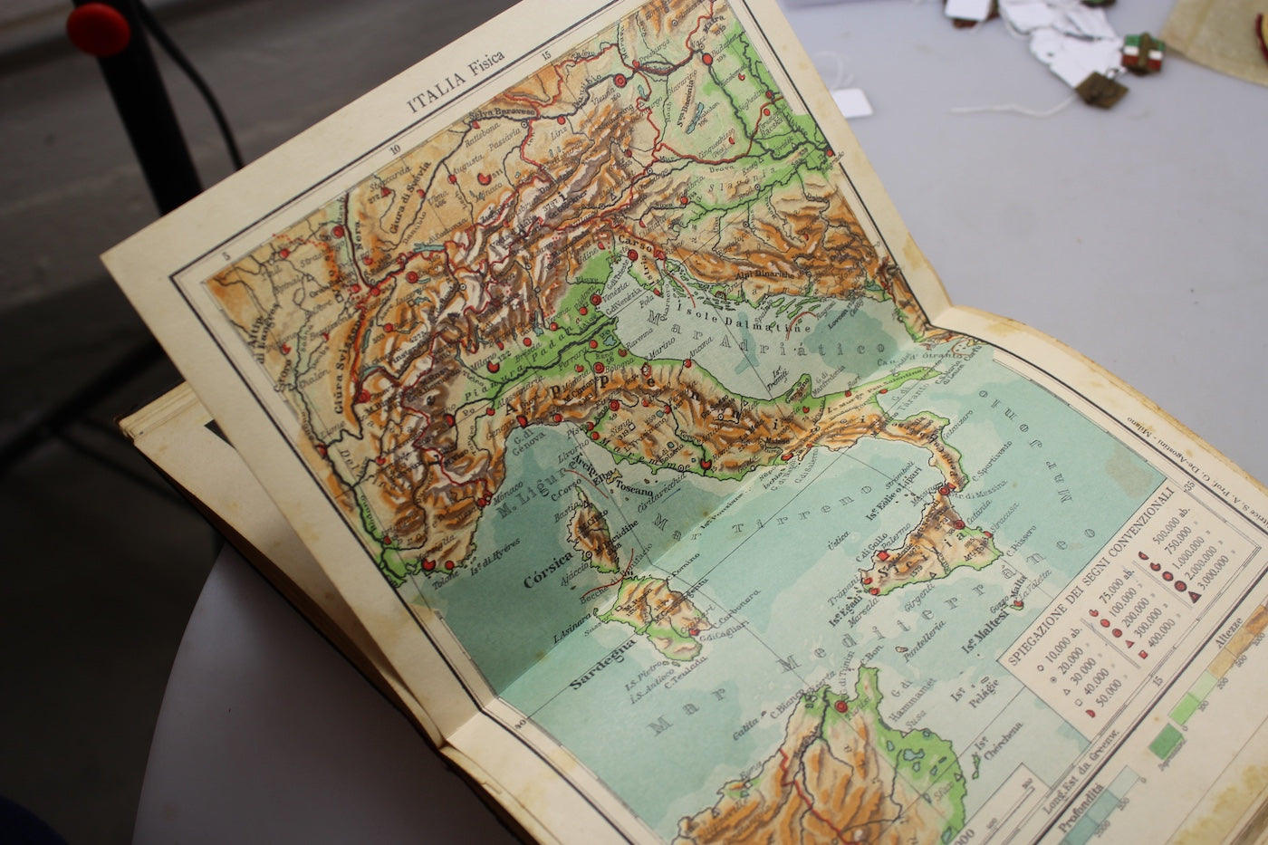 Libro di Storia e Geografia III^ Classe - Ventennio