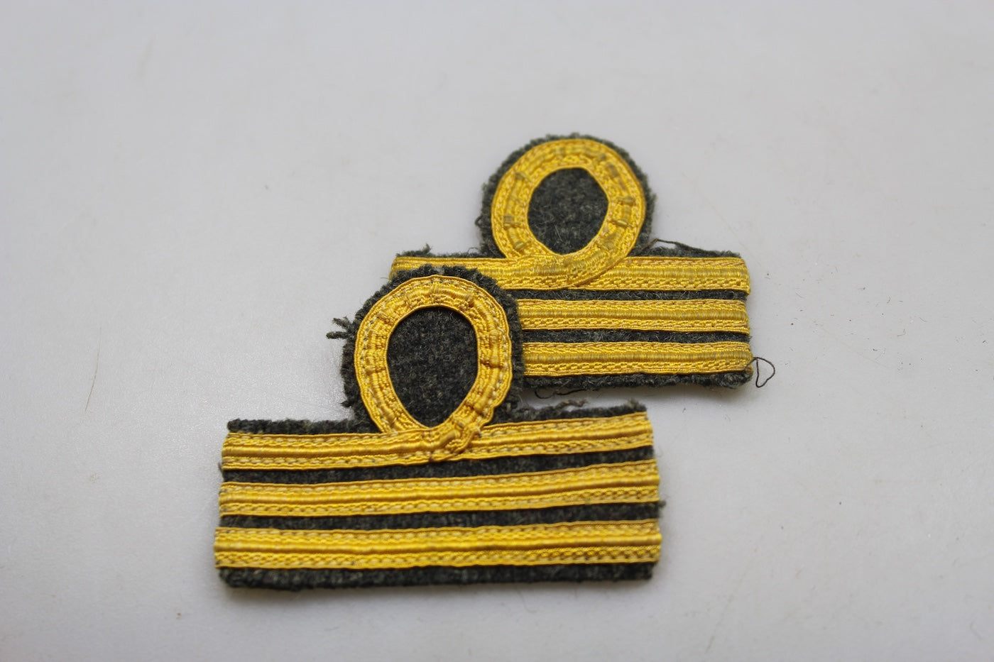Coppia gradi Capitano REI WW 2