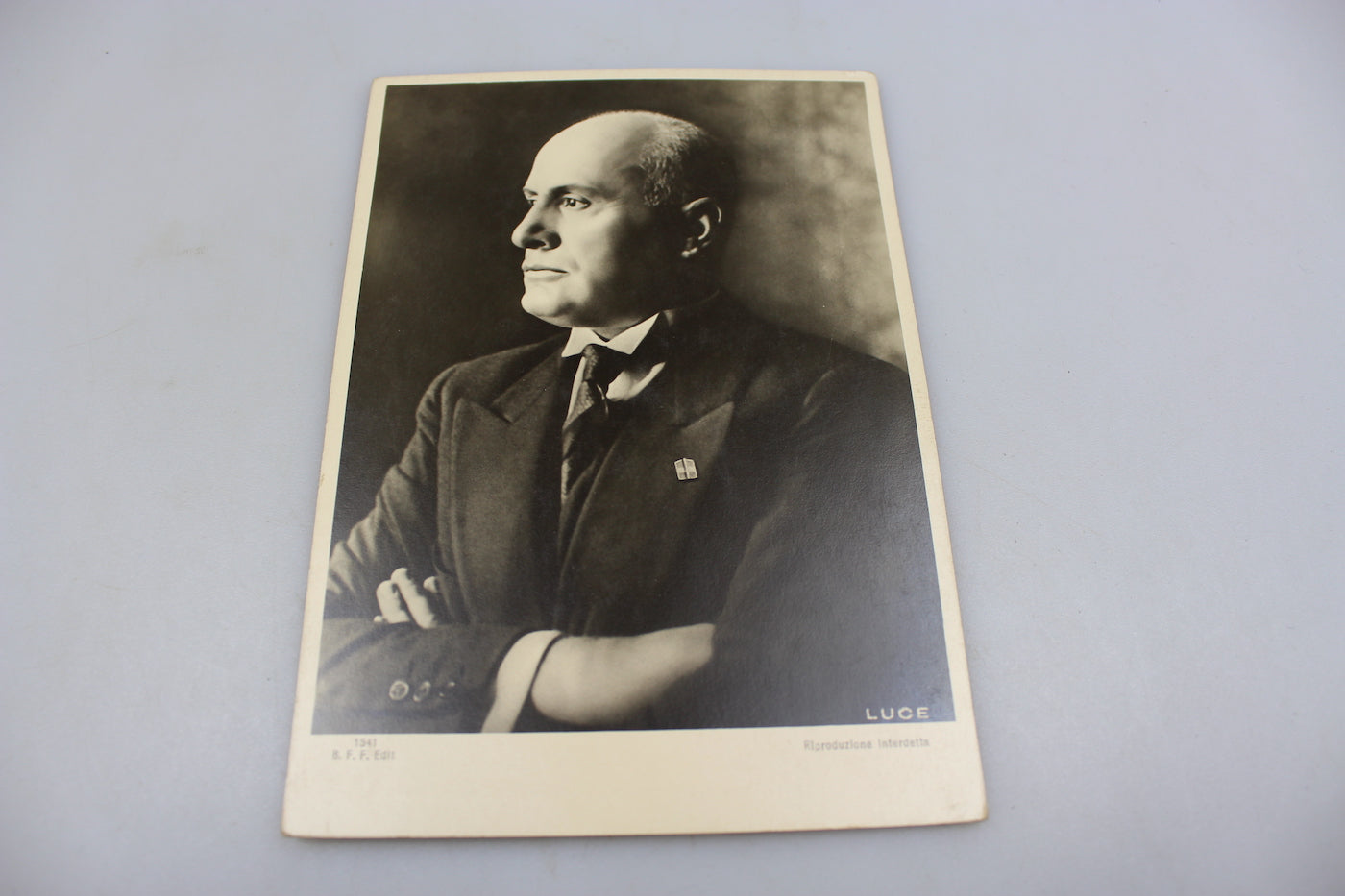 Cartolina postale raffigurante S.E. Benito Mussolini
