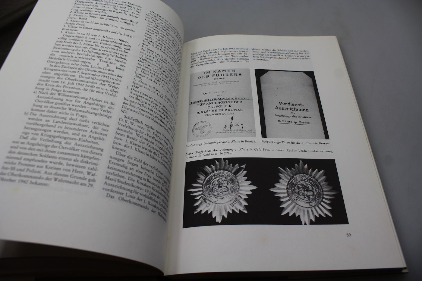 "Auszeichnungen des Deutschen Reiches 1936/45" K.G. Klietmann 1999
