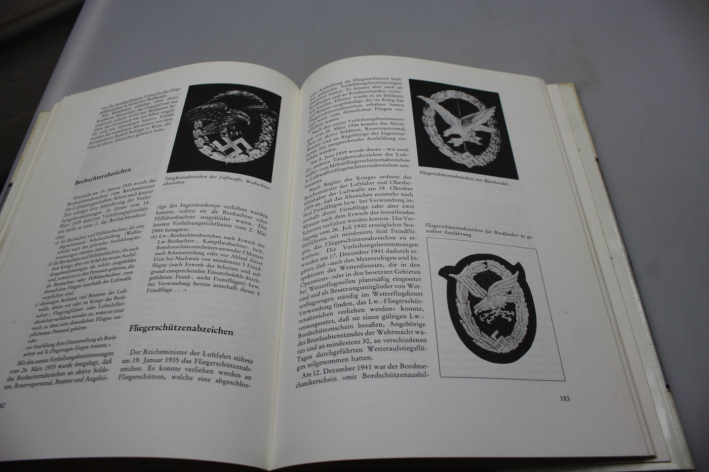 "Auszeichnungen des Deutschen Reiches 1936/45" K.G. Klietmann 1999
