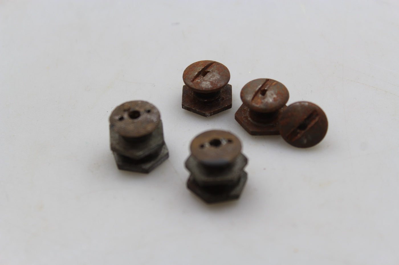 REPRO rivetti elmetto parà M.38 WL WW2
