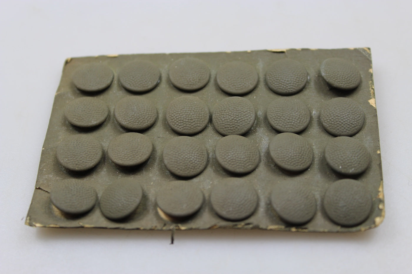 Risma con #24 bottoni da 14mm WH WW 2