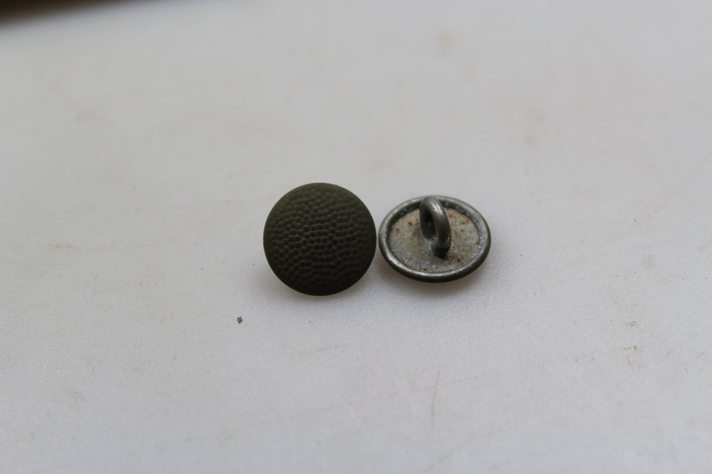Risma con #24 bottoni da 14mm WH WW 2