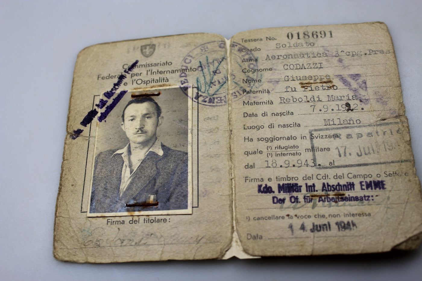 Tessera Commissariato Federale per l'Internamento e l'Ospitalità WW2