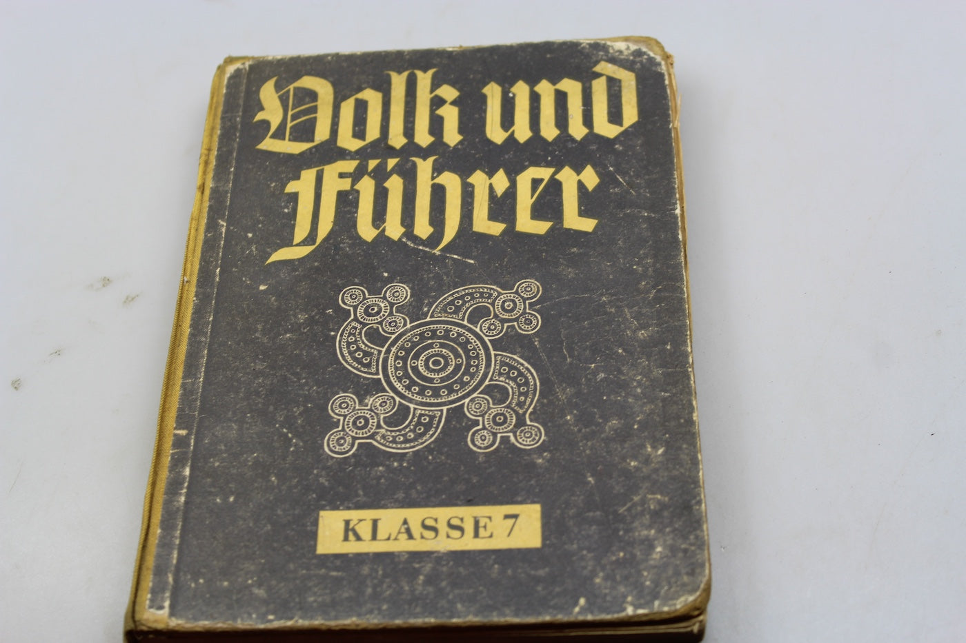 “Volk und Fuhrer” – Libro scolastico del 1941
