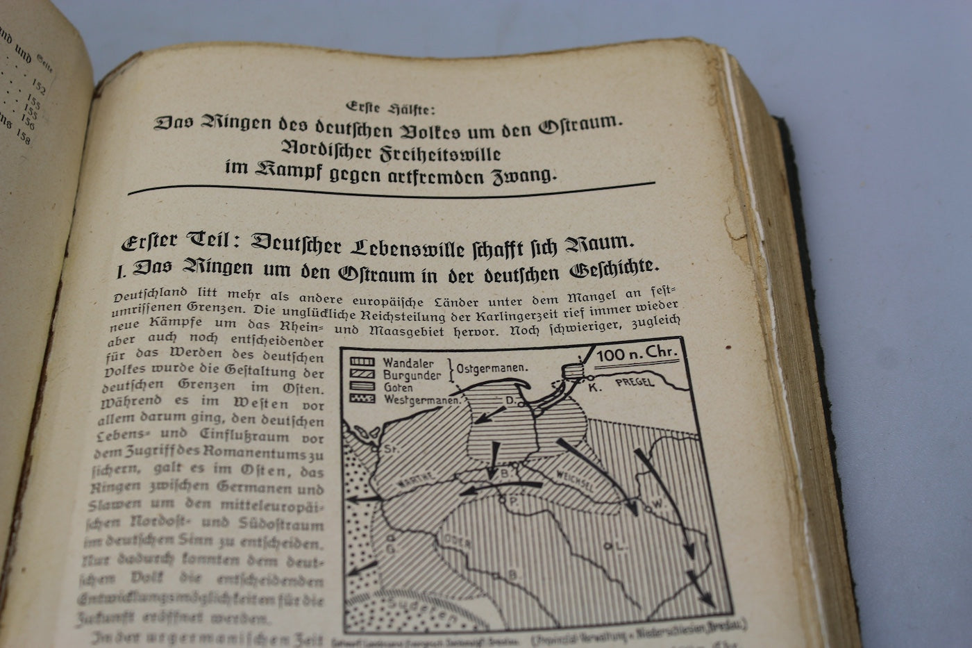 “Volk und Fuhrer” – Libro scolastico del 1941