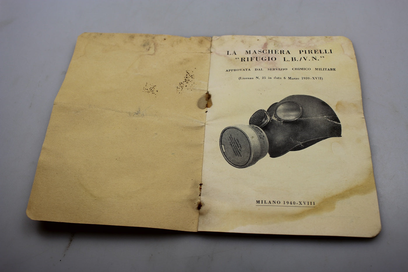 Manuale "Maschera antigas Pirelli  "Rifugio" L.V./B.N. - 1940