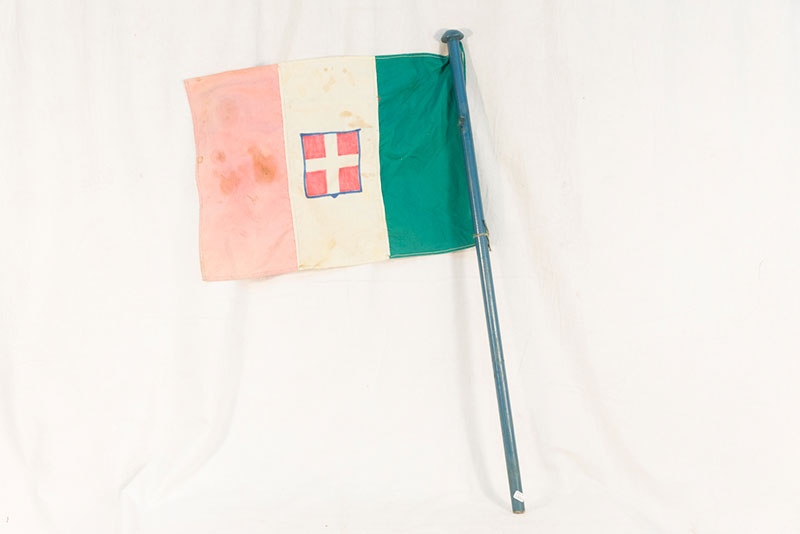 Bandiera tricolore Sabauda completa di asta