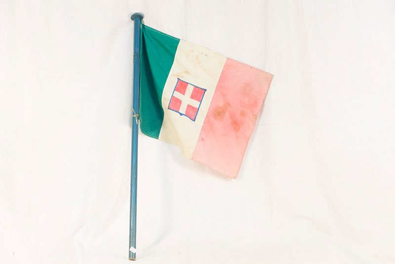 Bandiera tricolore Sabauda completa di asta