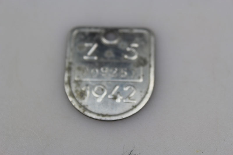Z-5 - badge 1942 in dotazione ai lavoratori Juncker