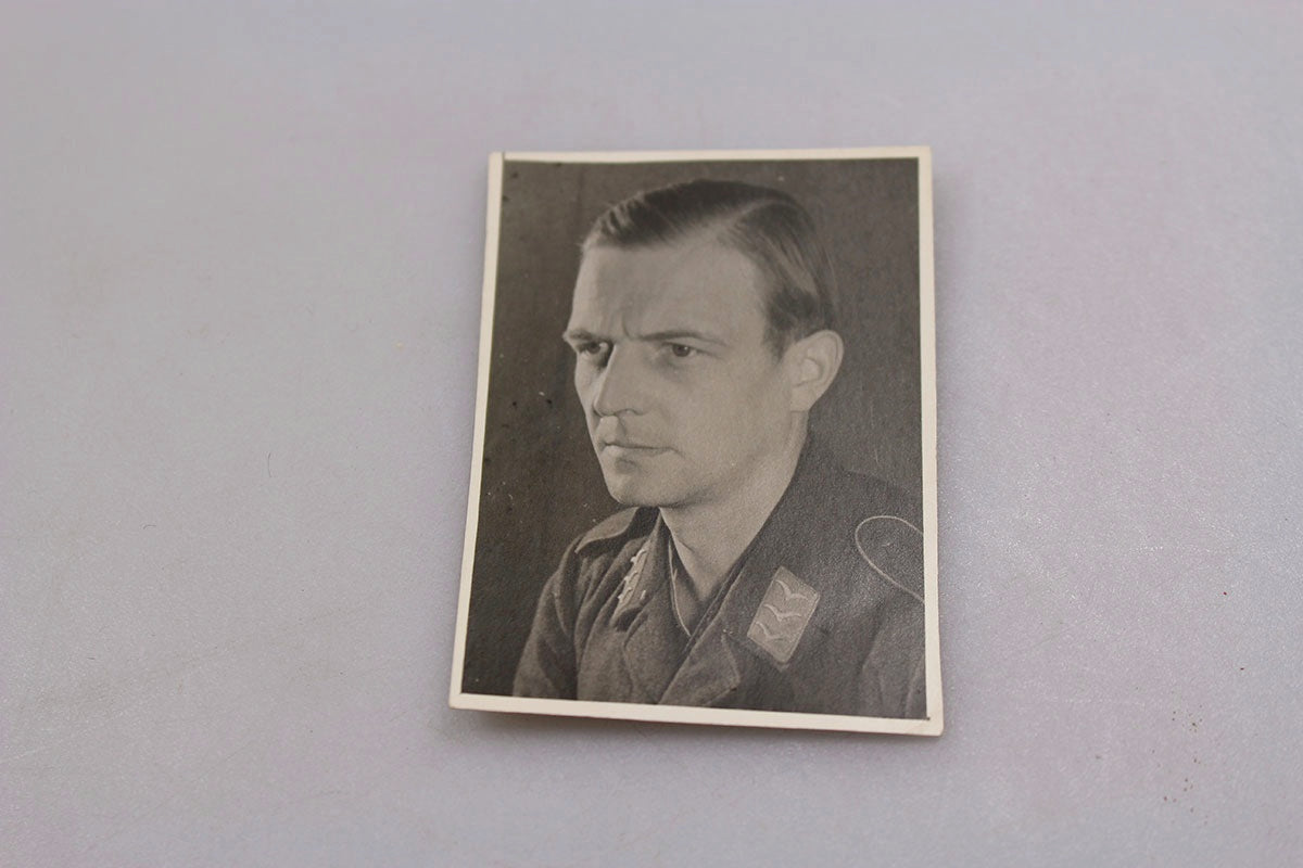 # 9 foto raffiguranti Obergefreiter Luftwaffe