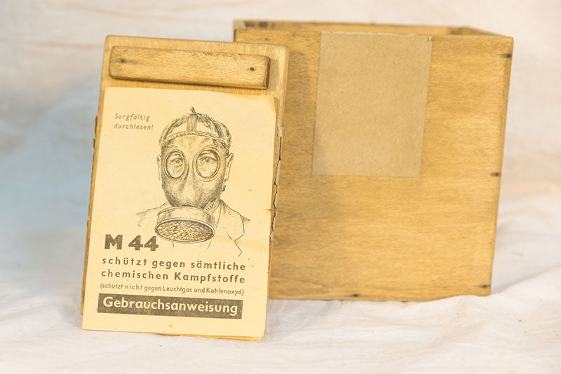 Maschera antigas LS e popolazione civile M.44
