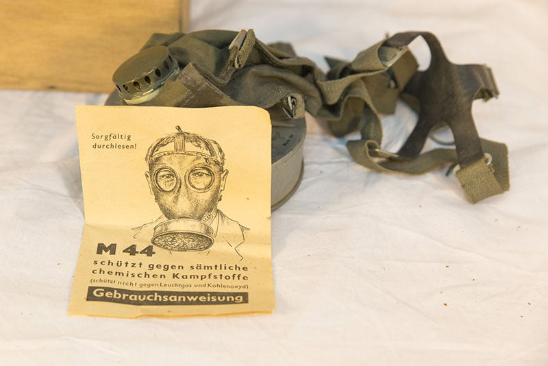 Maschera antigas LS e popolazione civile M.44